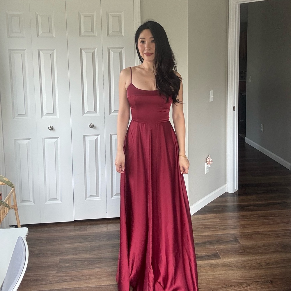 Elegant Burgundy Maxi Dress